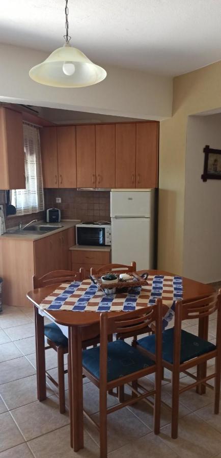 Despoina Meletiadou Nea Roda Bagian luar foto