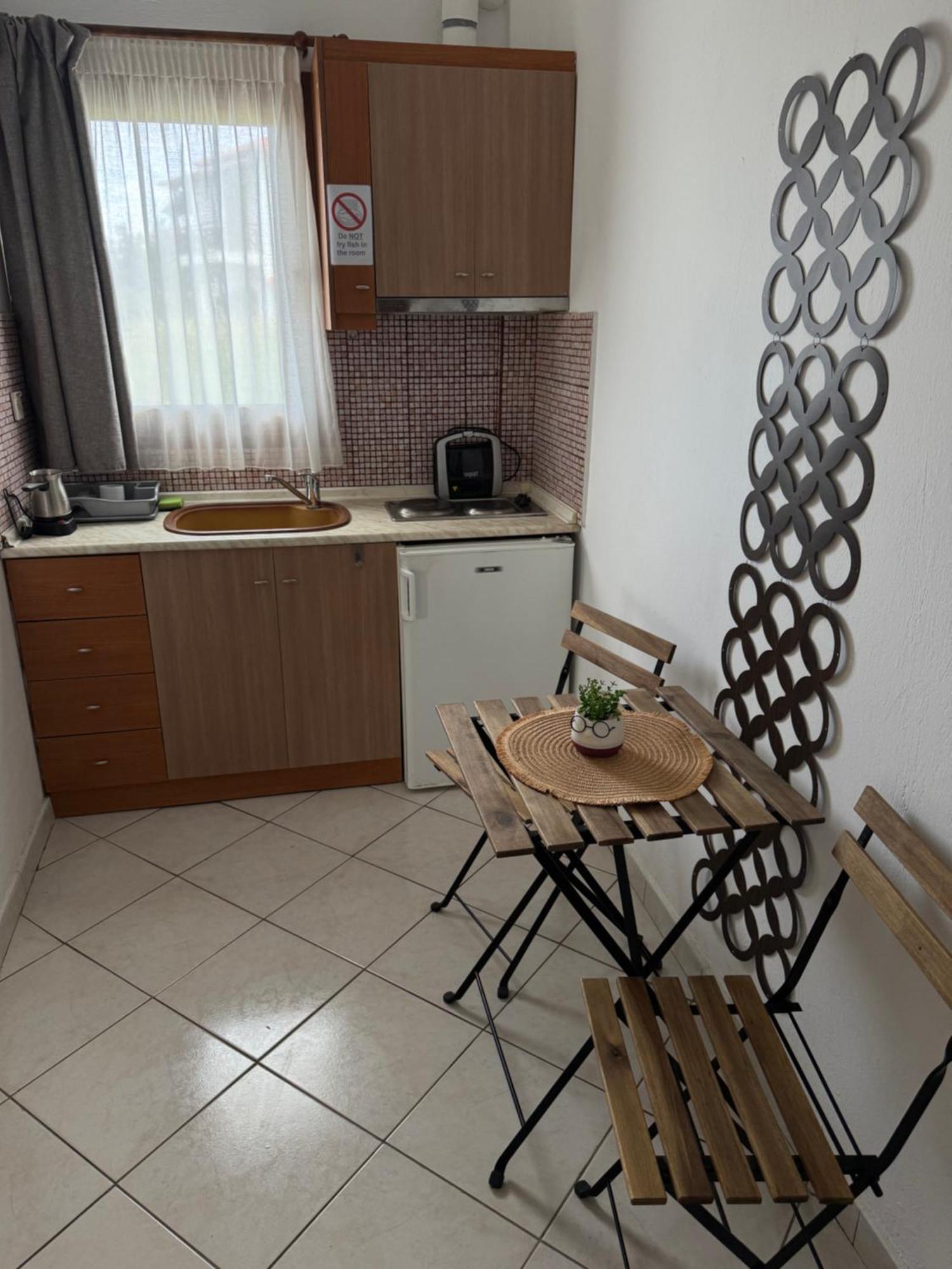Despoina Meletiadou Nea Roda Bagian luar foto