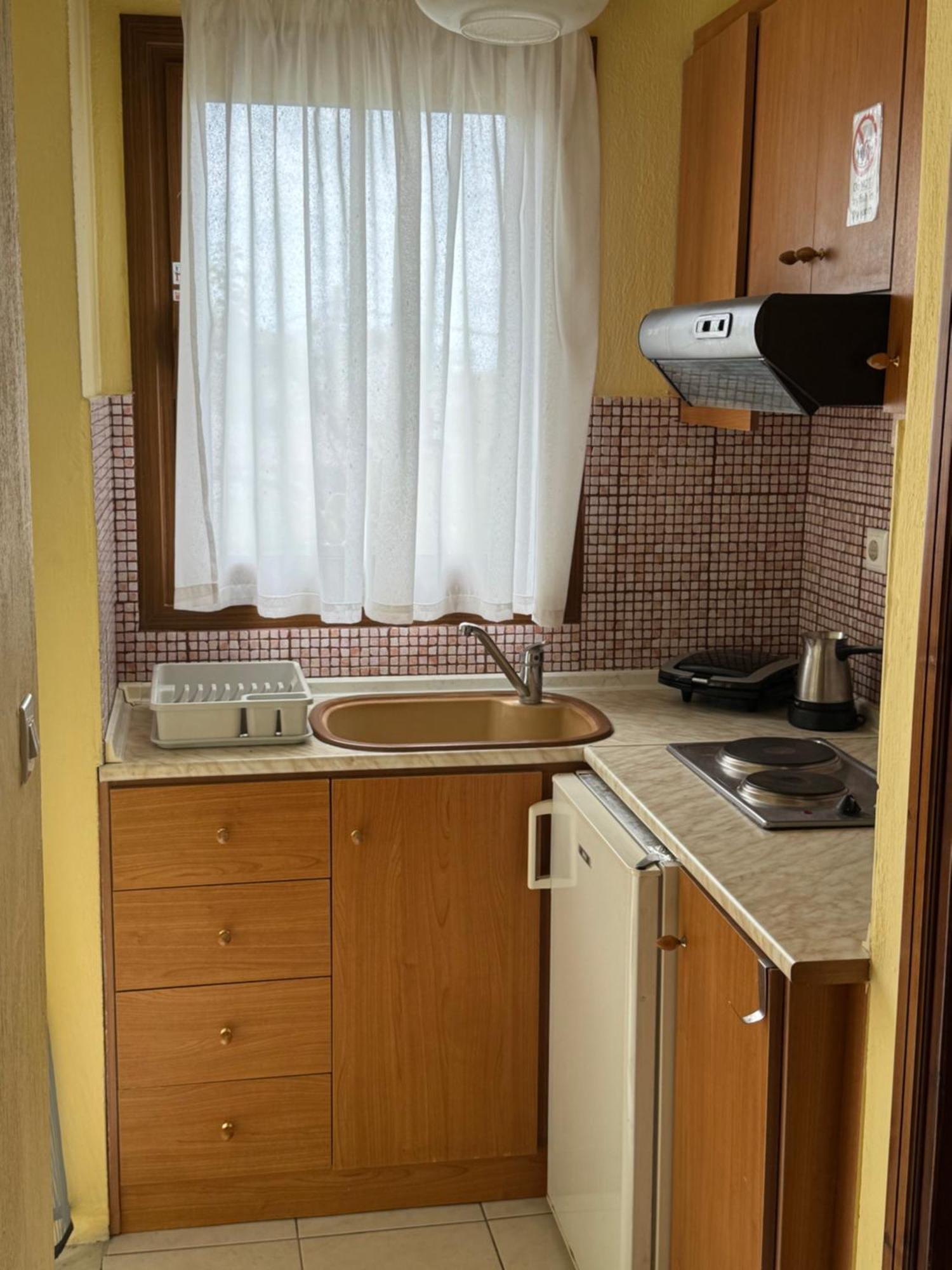 Despoina Meletiadou Nea Roda Bagian luar foto